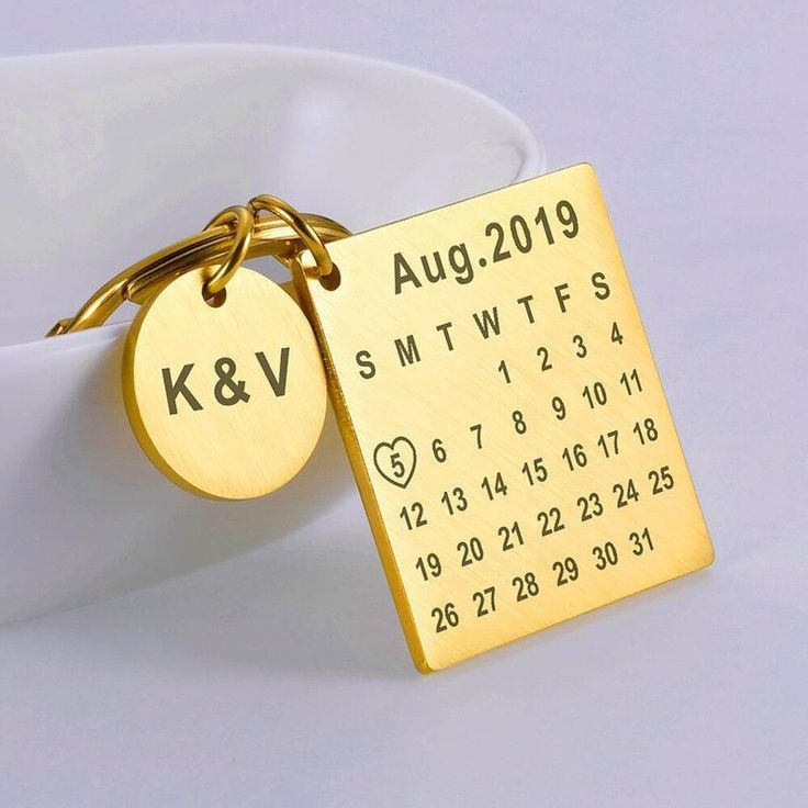 Custom Matte Silver Calendar Keychain – Highlight Your Special Date