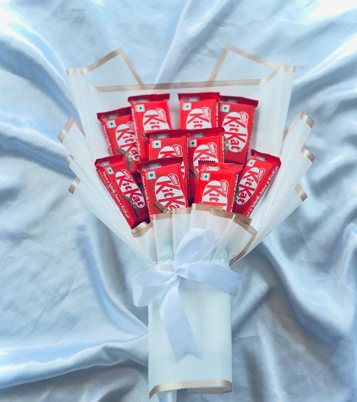 Handcrafted KitKat Chocolate Bouquet for Gifting
