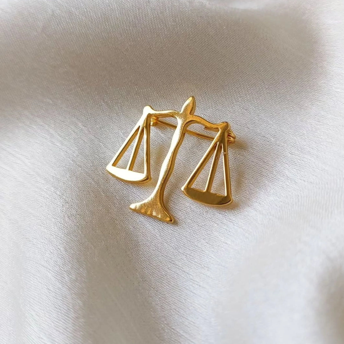 Advocate Justice Lapel Pin – Luxury Gold & Silver Finish with Packaging